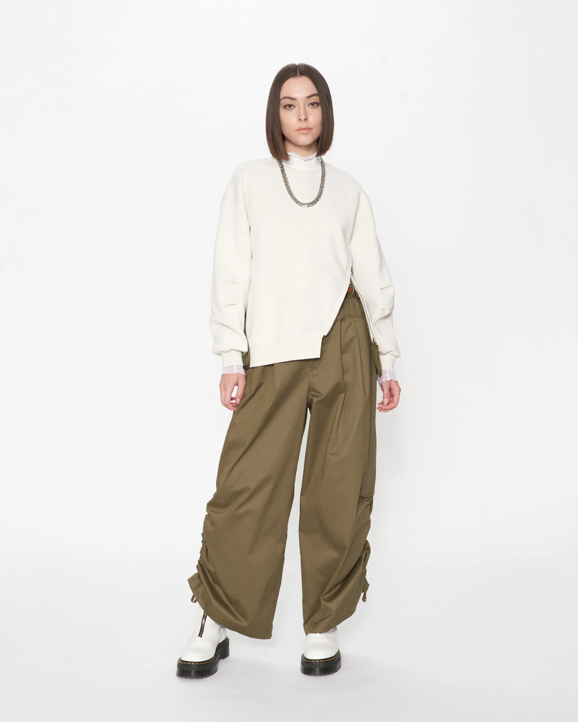 Curved Zipper Padded Sweatshirt